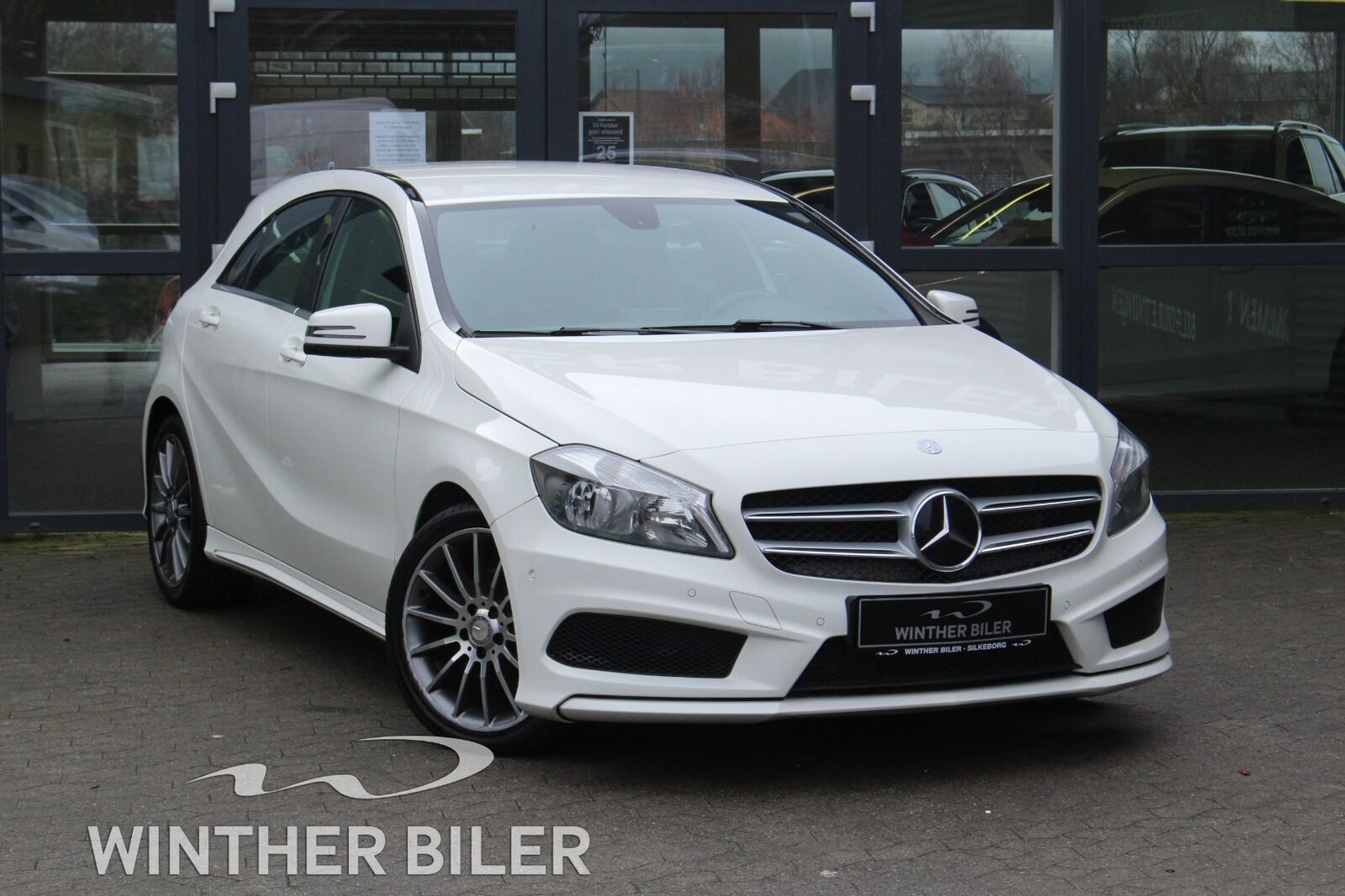 Hvid Mercedes A180 fra 2014