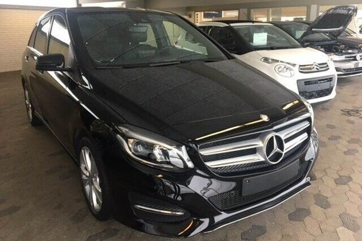 Sort Mercedes B180 fra 2015