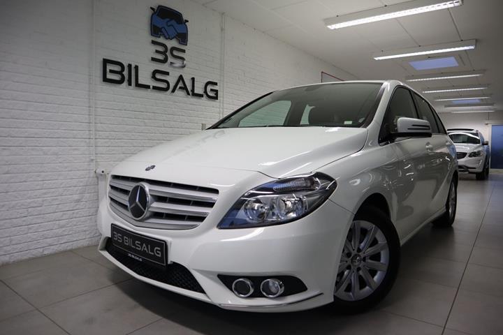 Hvid Mercedes B200 fra 2013