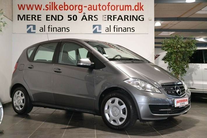 Grå Mercedes A180 fra 2010