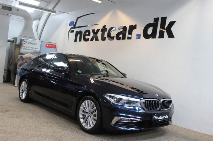 Blå BMW 530e fra 2019