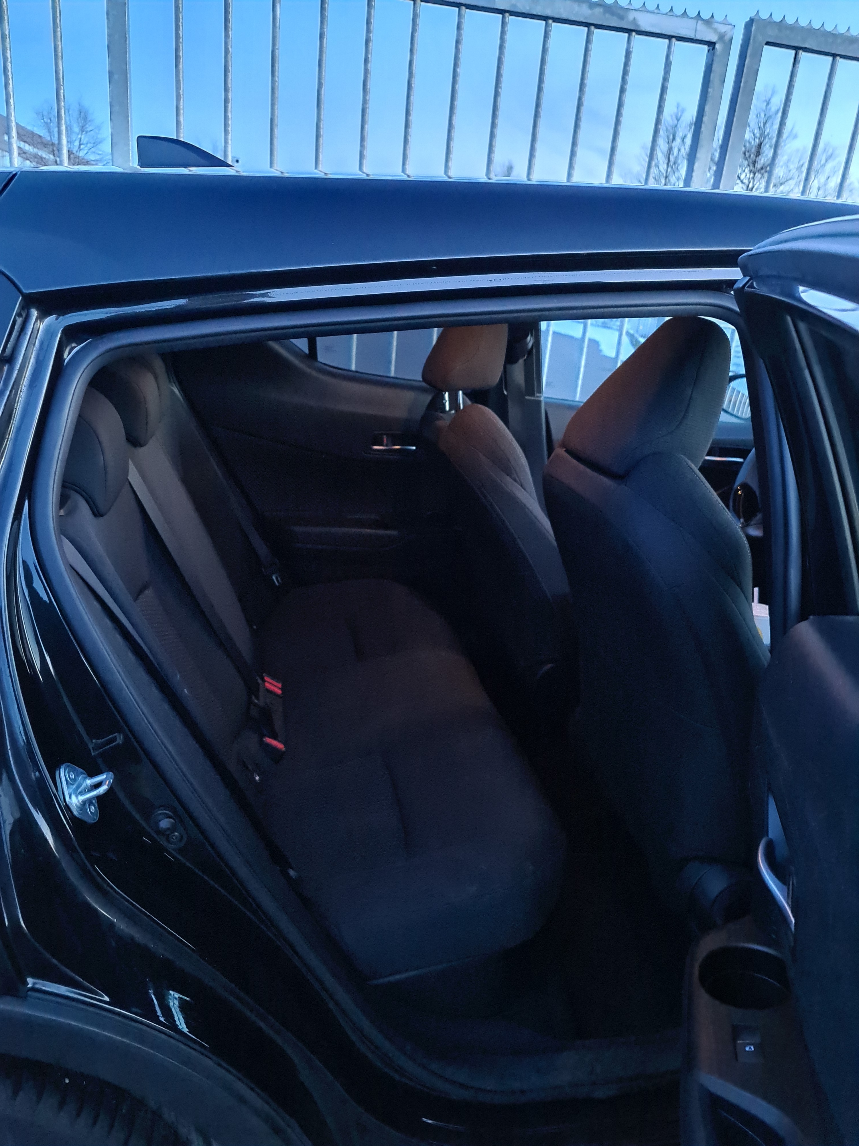 Sort Toyota Toyota fra 2018