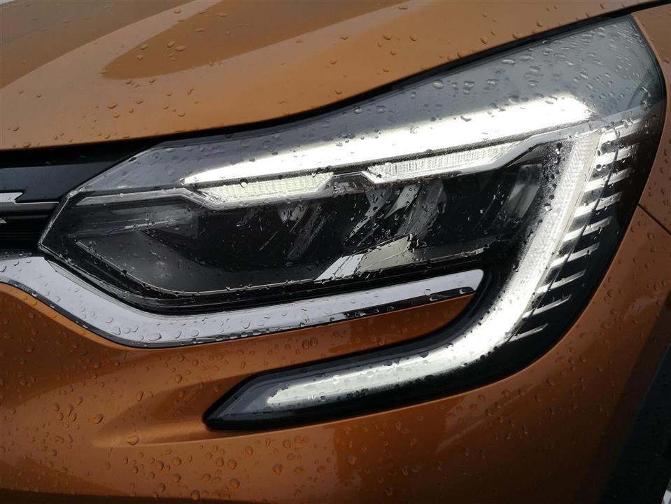 Orange Renault Captur fra 2020