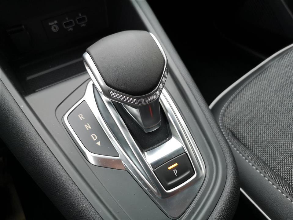 Orange Renault Captur fra 2020