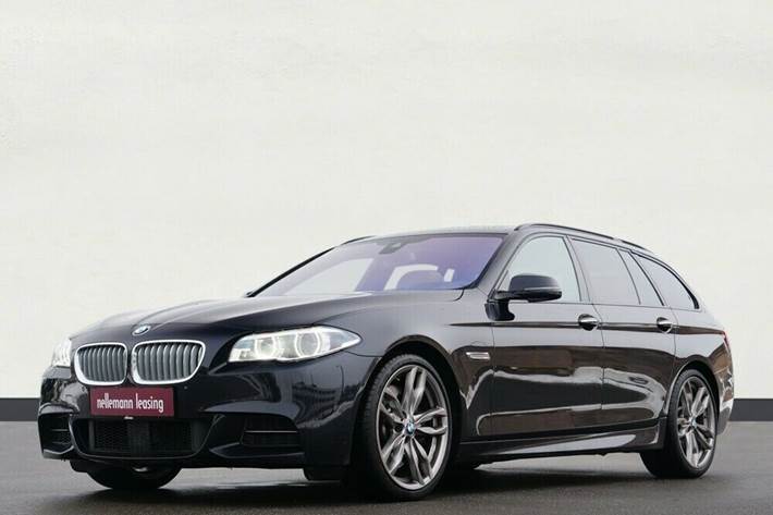 Blå BMW M550d fra 2016