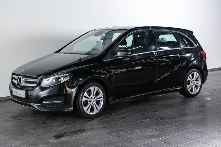 Sort Mercedes B200 fra 2015