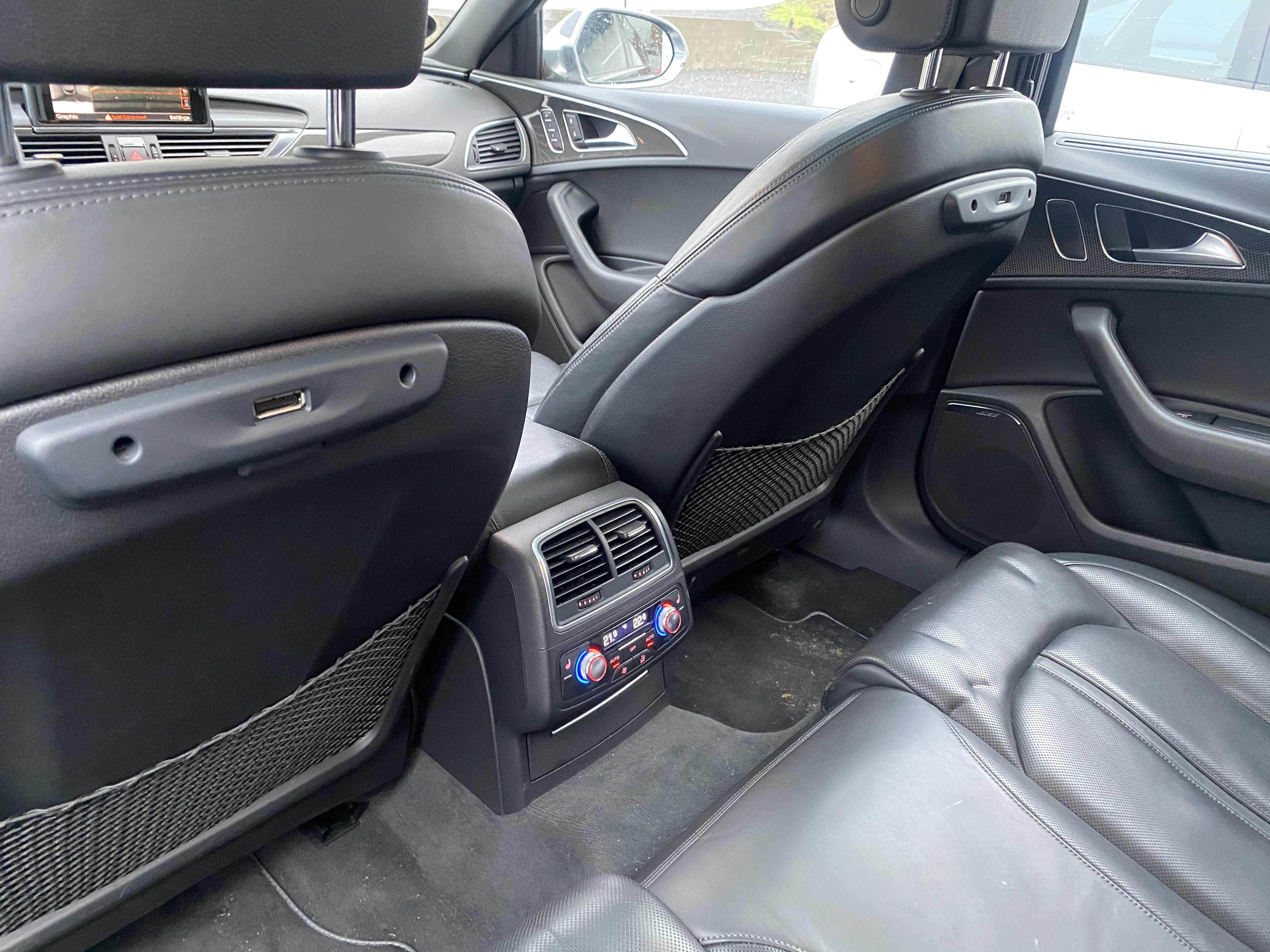 Sort Audi S6 fra 2012