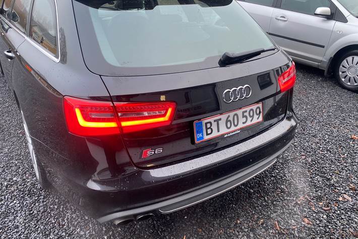 Sort Audi S6 fra 2012