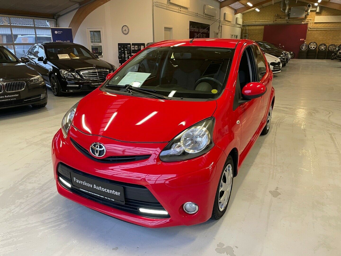 Rød Toyota Aygo fra 2013