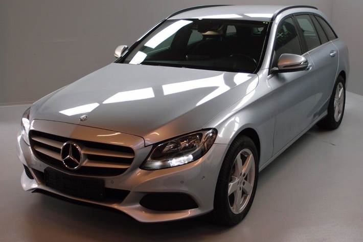 Blå Mercedes C200 d fra 2016