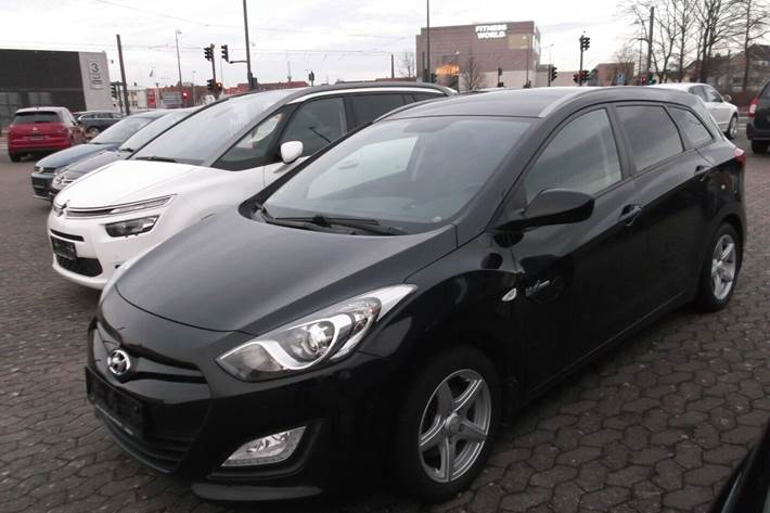 Grå Hyundai i30 fra 2014
