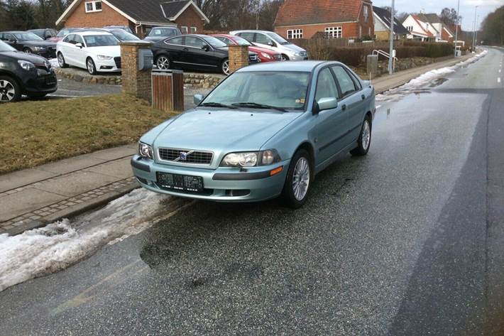 Grøn Volvo S40 fra 2003