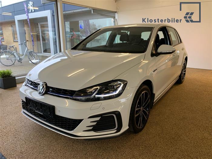 Hvid VW Golf fra 2020