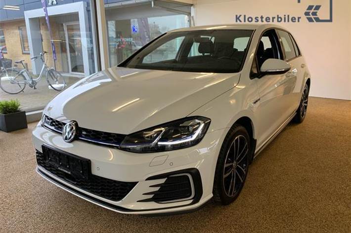 Hvid VW Golf fra 2020