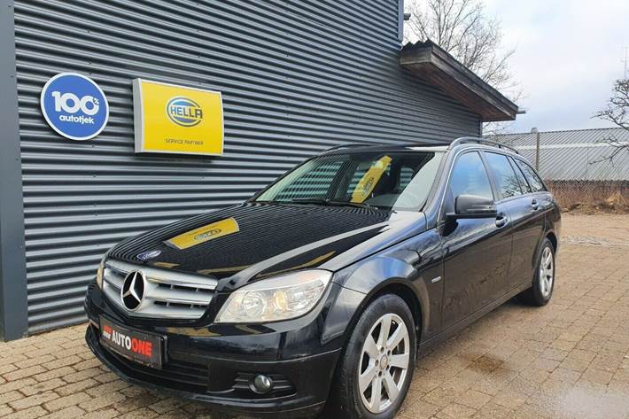 Grå Mercedes C180 fra 2011