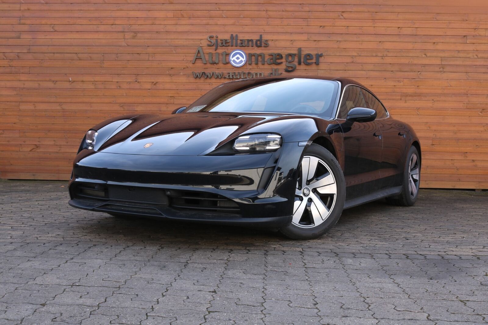 Sort Porsche Taycan 4S fra 2020