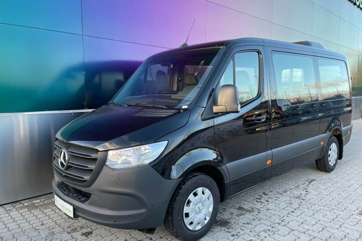 Sort Mercedes Sprinter 211 fra 2020