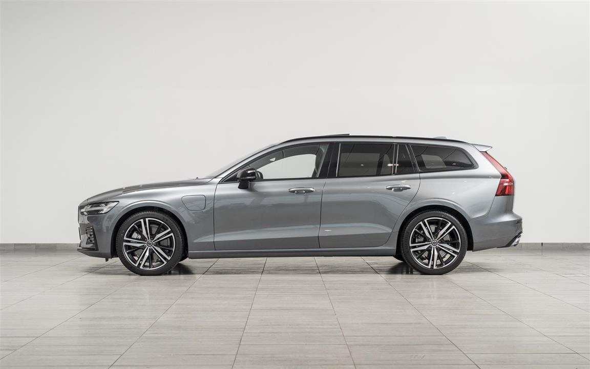 Grå Volvo V60 fra 2021
