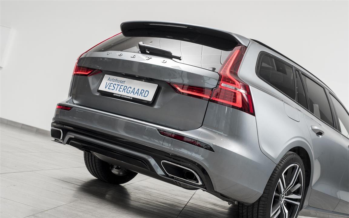 Grå Volvo V60 fra 2021