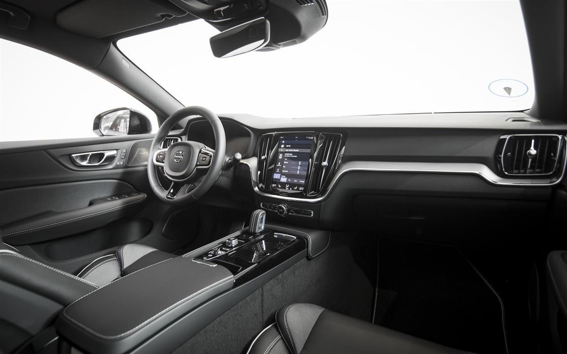 Grå Volvo V60 fra 2021