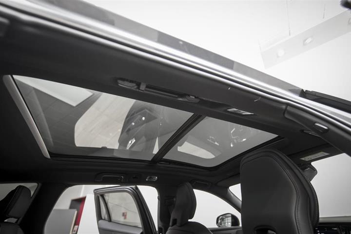 Grå Volvo V60 fra 2021