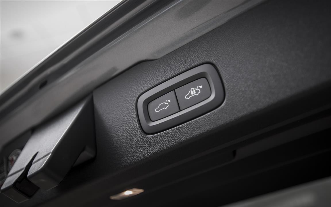 Grå Volvo V60 fra 2021