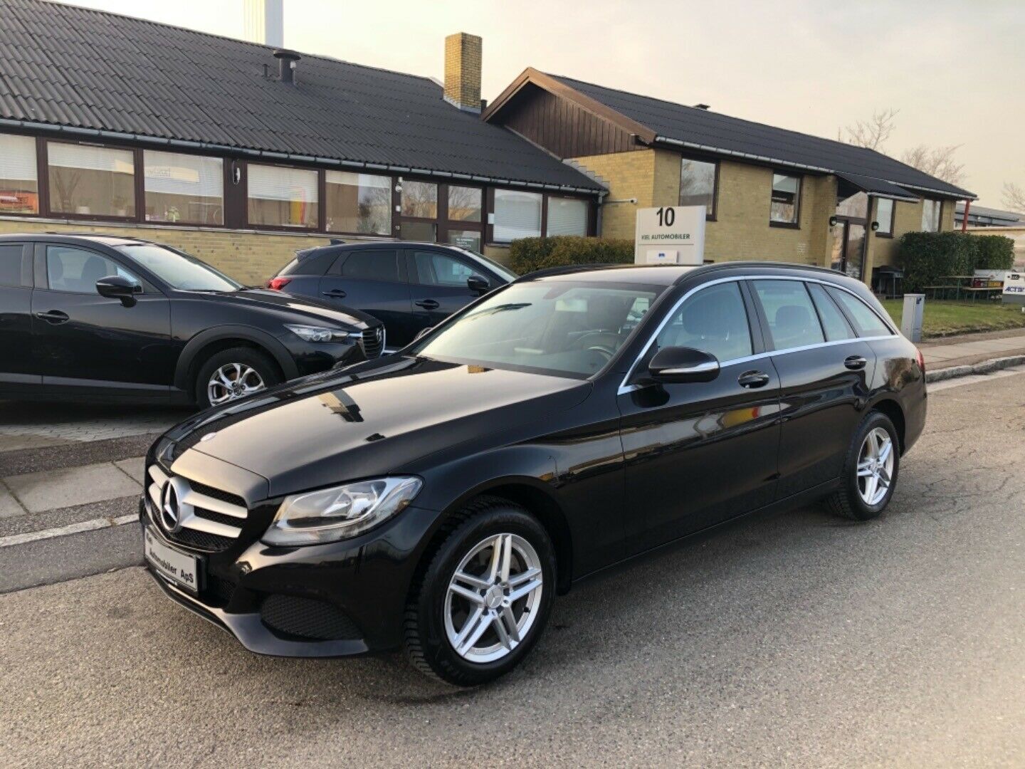 Sort Mercedes C200 fra 2015