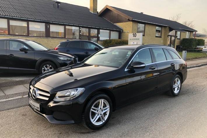 Sort Mercedes C200 fra 2015