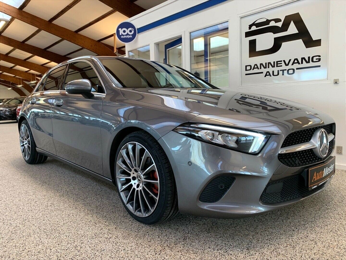 Grå Mercedes A180 d fra 2019