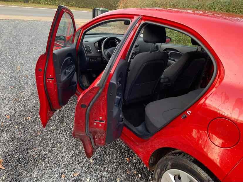 Rød Kia Rio fra 2016
