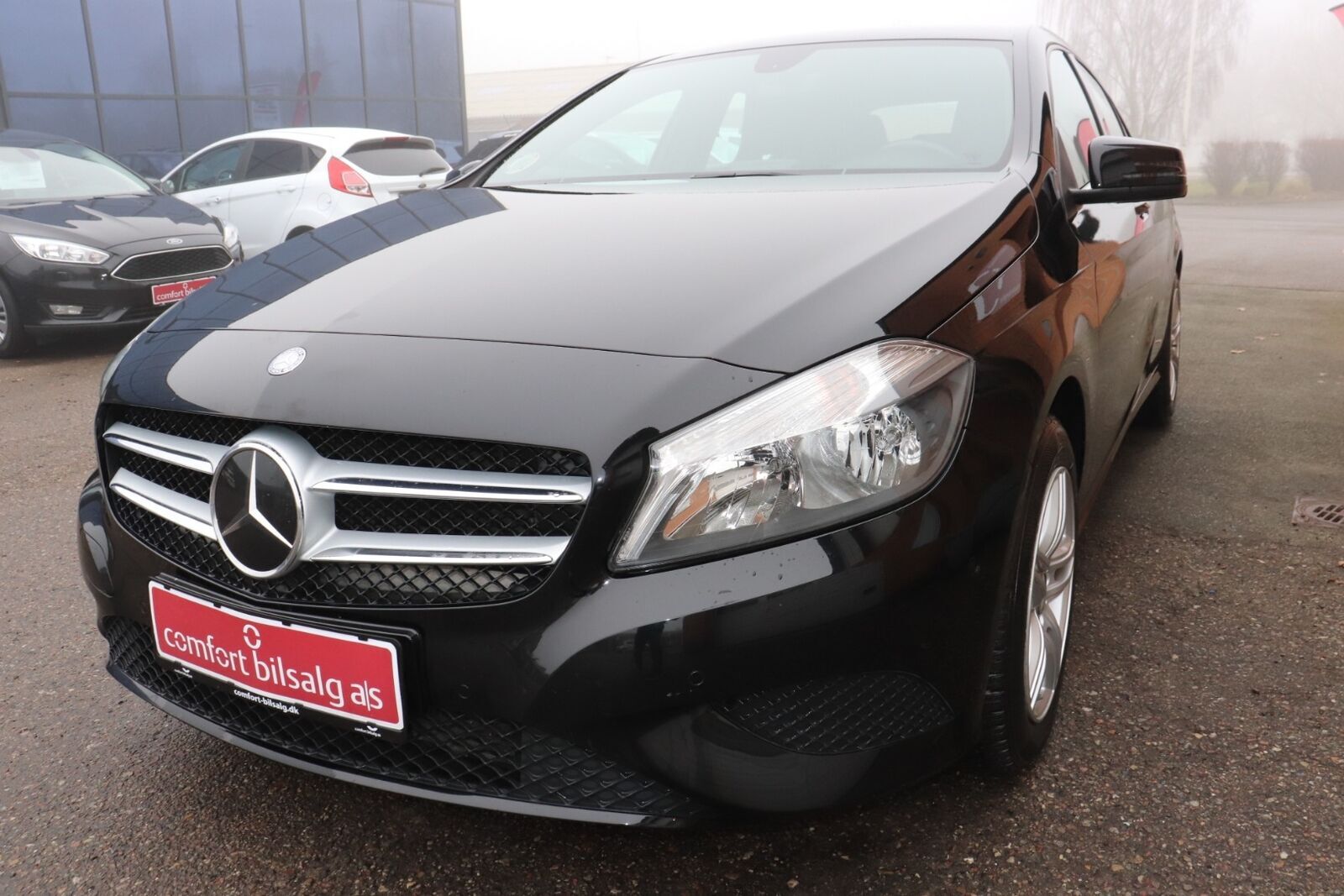 Grå Mercedes A180 fra 2015