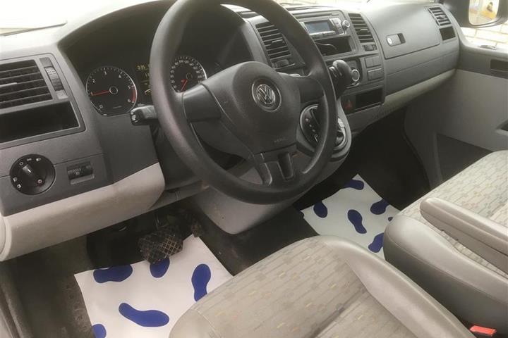 Hvid VW Transporter fra 2011