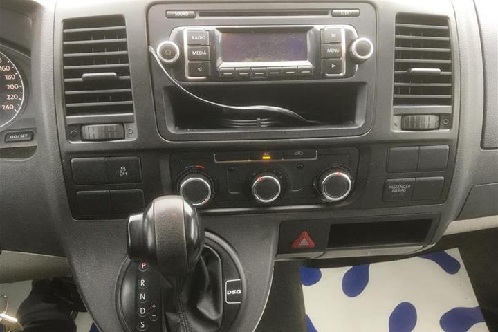 Hvid VW Transporter fra 2011