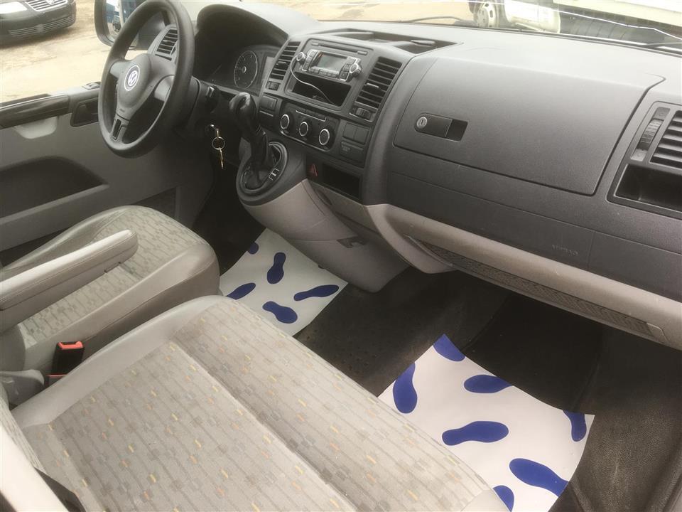 Hvid VW Transporter fra 2011