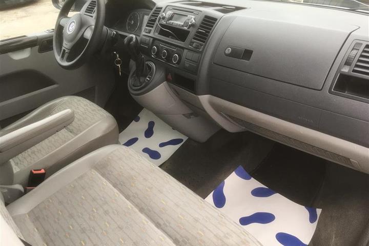 Hvid VW Transporter fra 2011