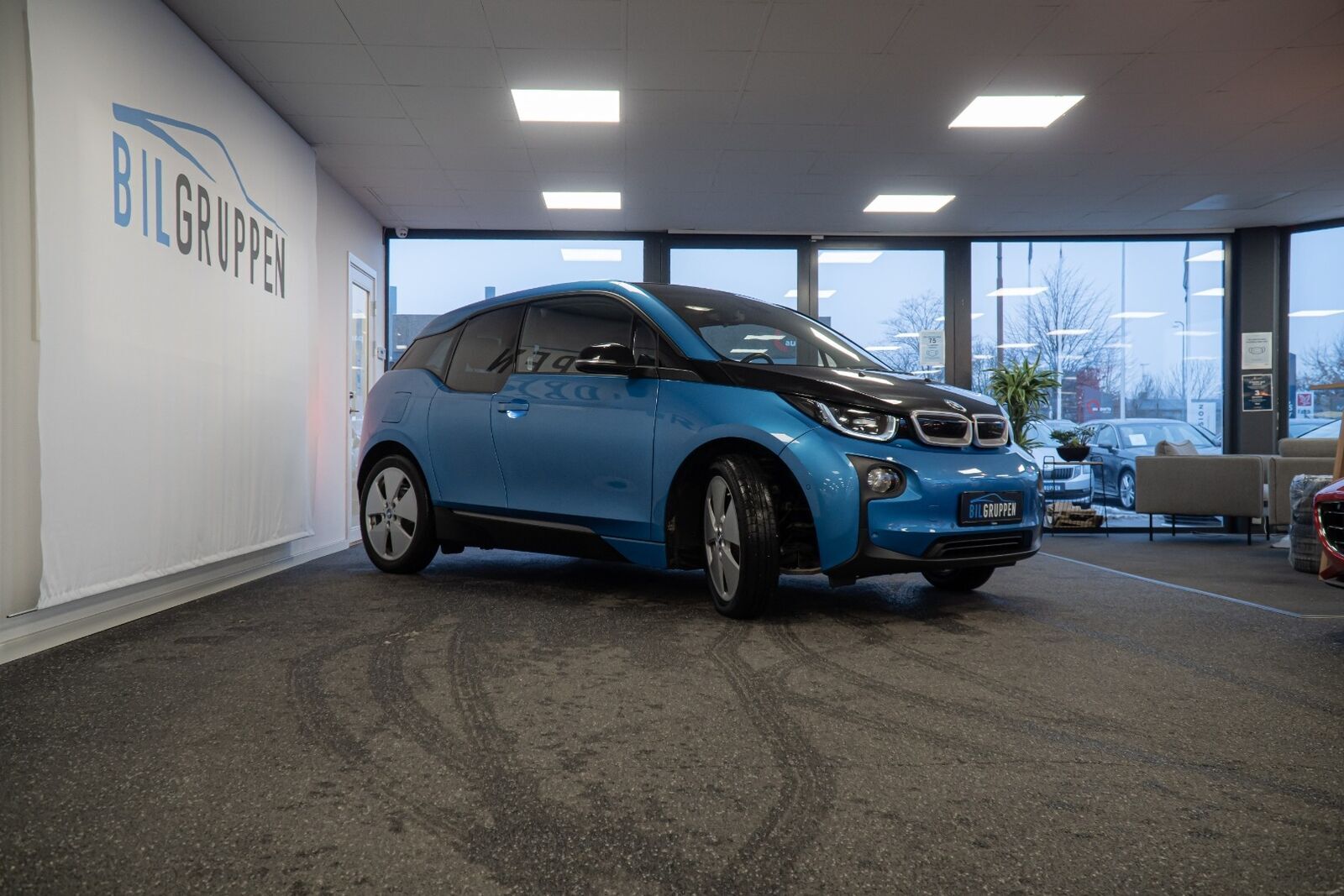 Blå BMW i3 fra 2017