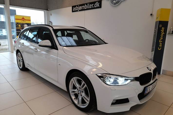Grå BMW 320d fra 2019