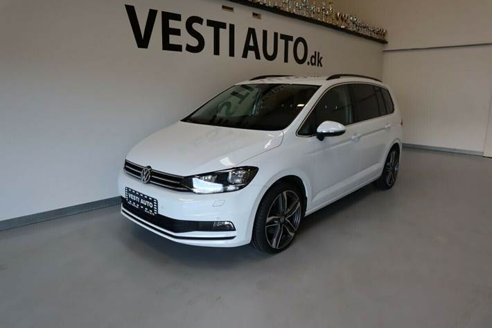 Hvid VW Touran fra 2017