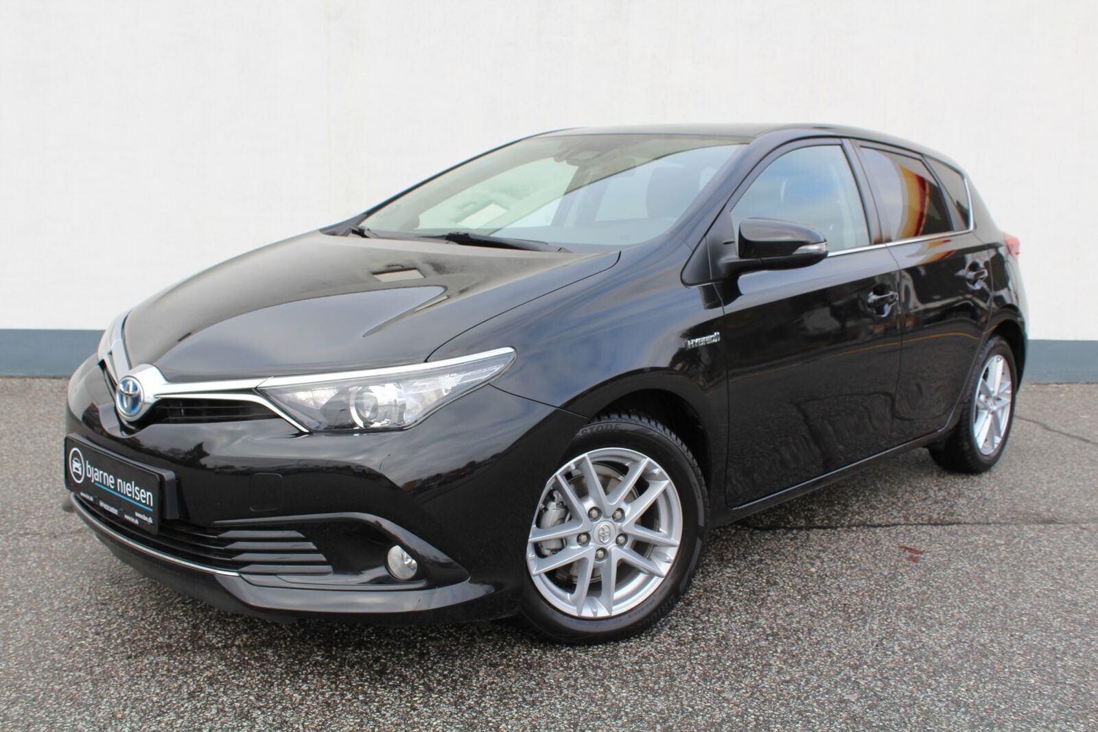 Grå Toyota Auris fra 2016