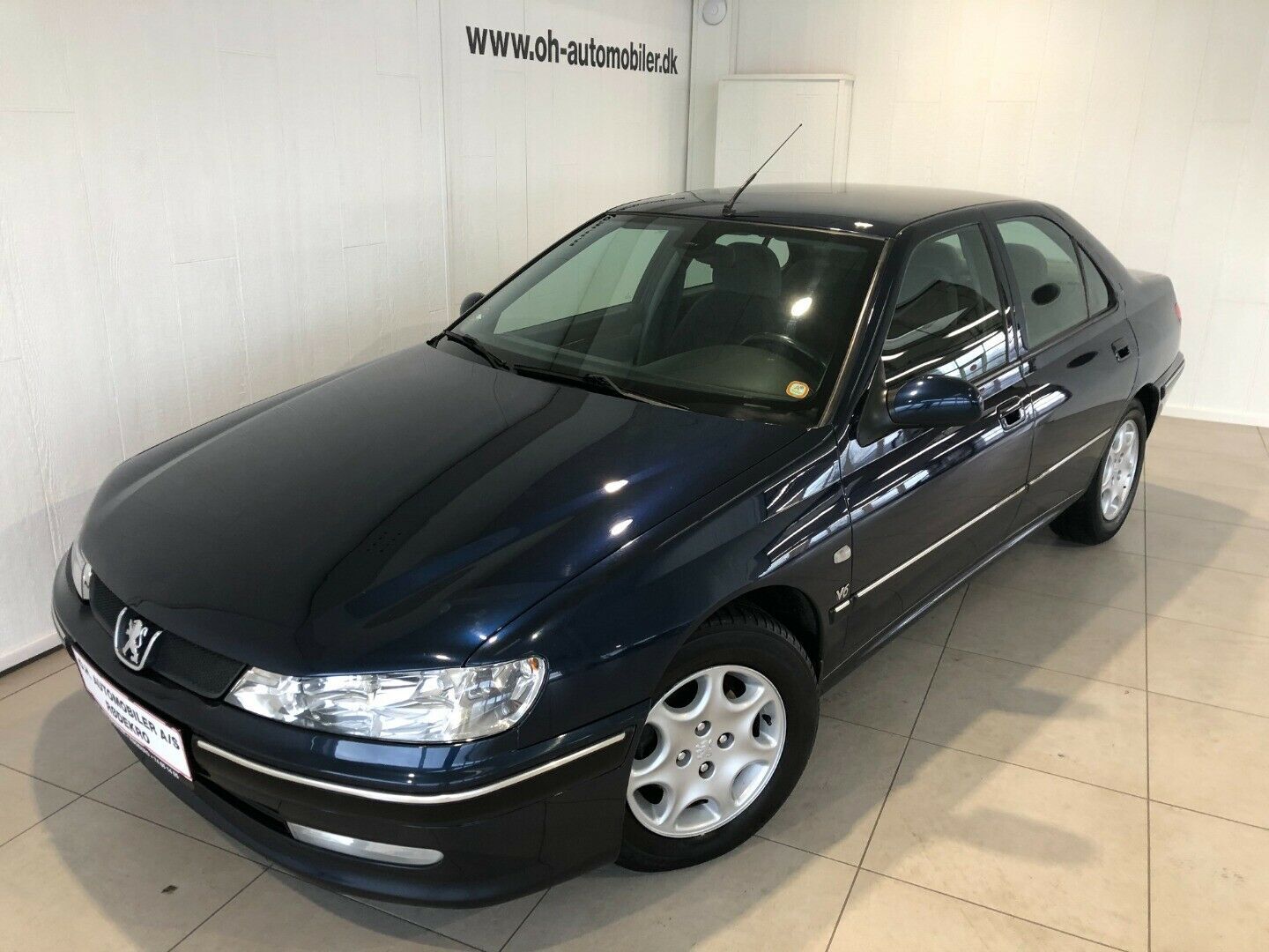 Blå Peugeot 406 fra 2000