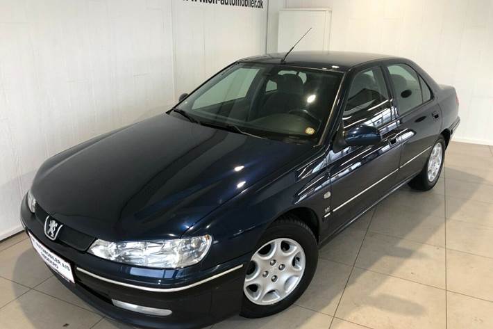 Blå Peugeot 406 fra 2000