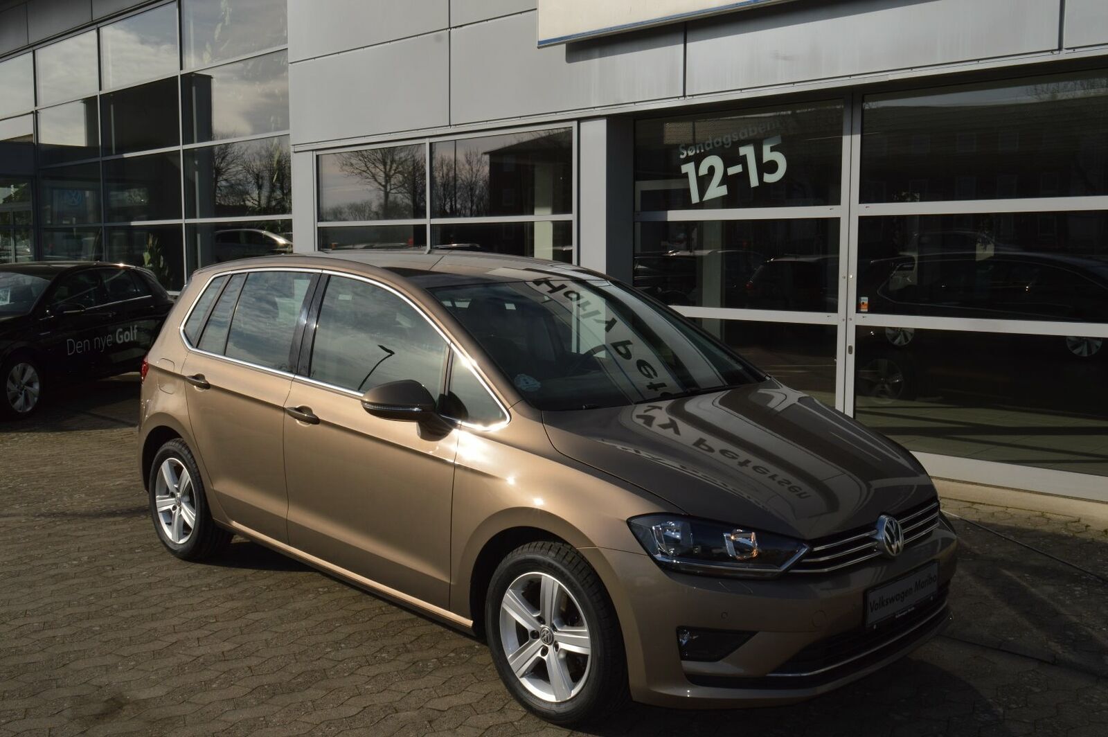 Grå VW Golf Sportsvan fra 2015