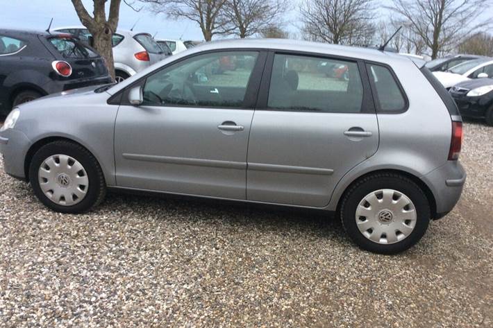 Sølv VW Polo fra 2008