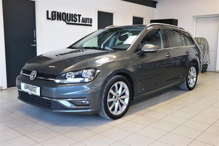 Grå VW Golf VII fra 2019