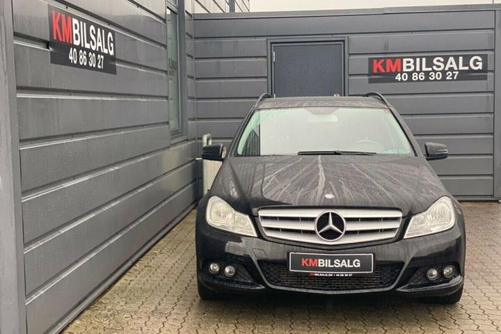 Sort Mercedes C220 fra 2011