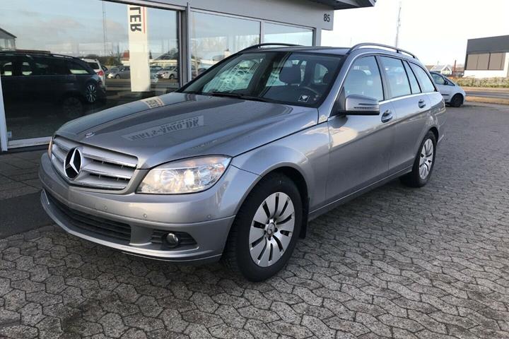 Grå Mercedes C200 fra 2010