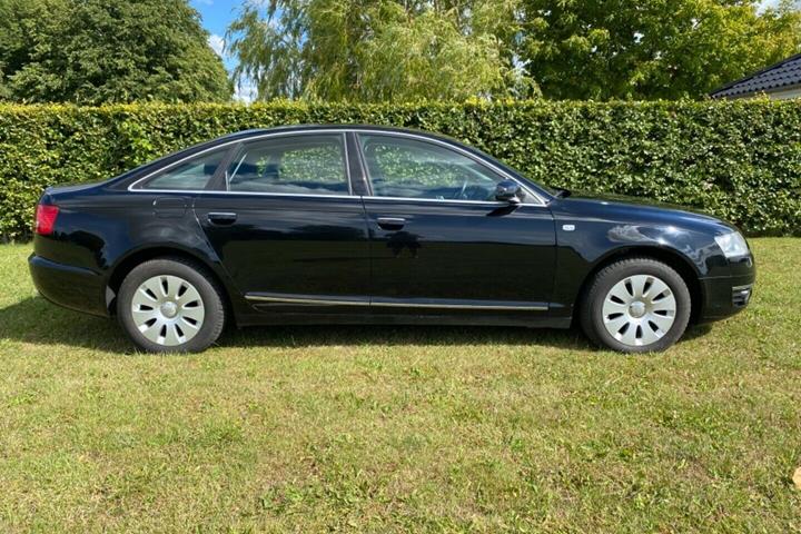 Grå Audi A6 fra 2006