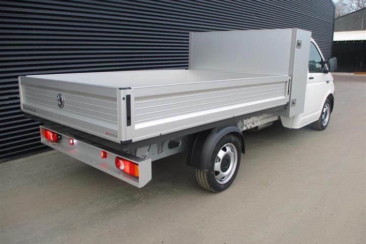 Hvid VW Transporter fra 2021