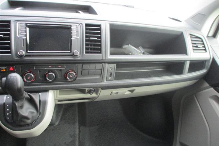 Hvid VW Transporter fra 2021