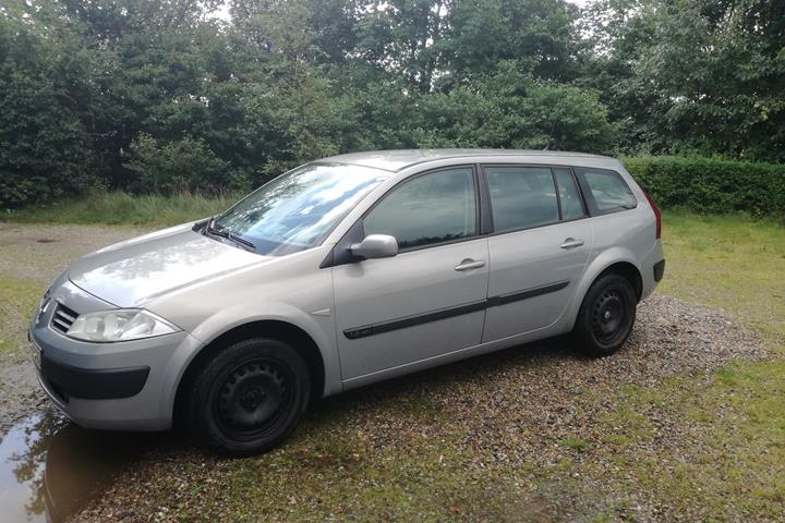 Grå Renault Megane II fra 2006